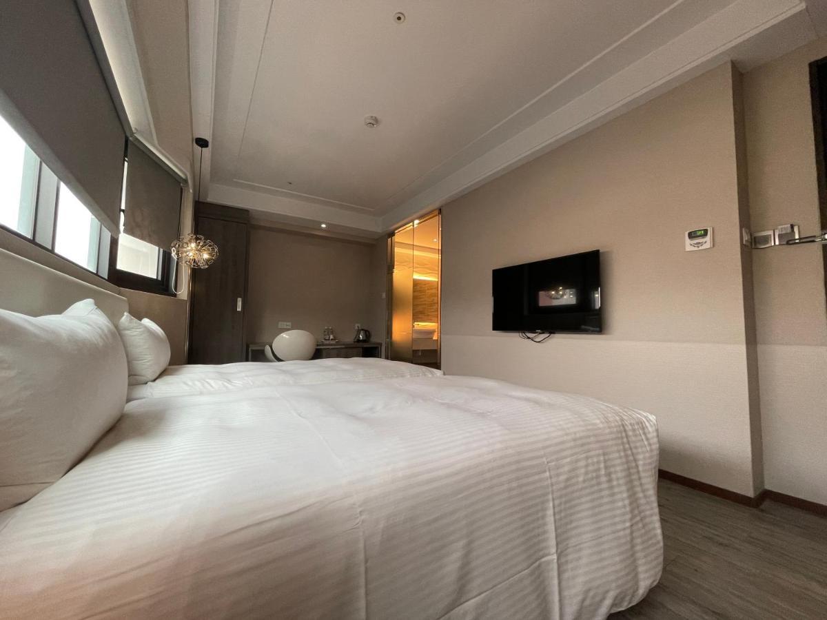 Royal Fine Hotel Kaohsiung Dış mekan fotoğraf